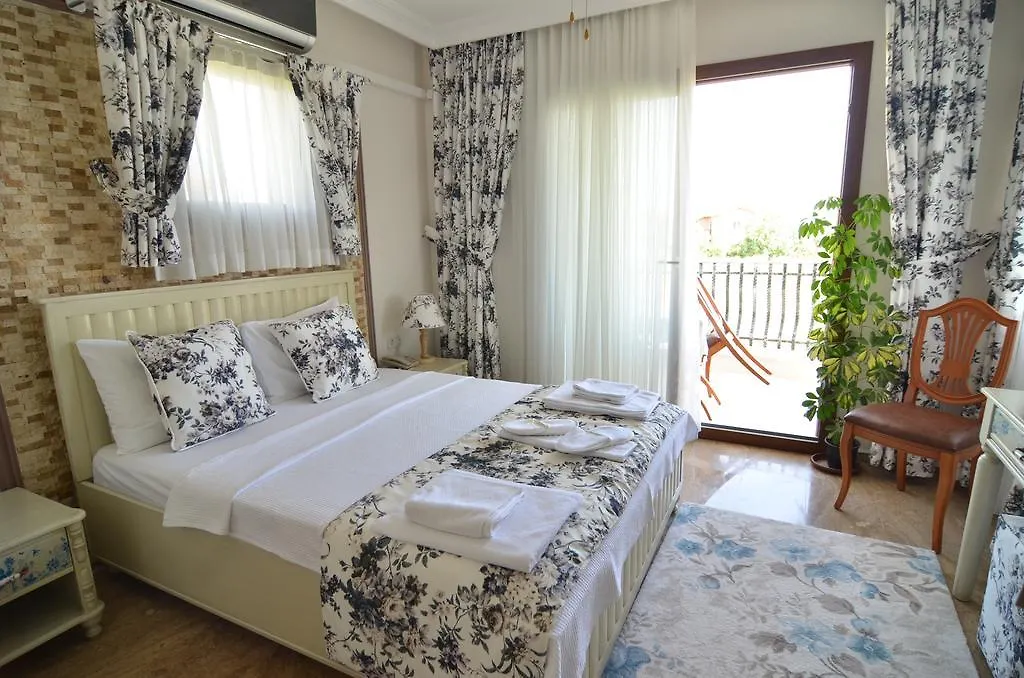 Cunda paradise otel Ayvalı 0*,